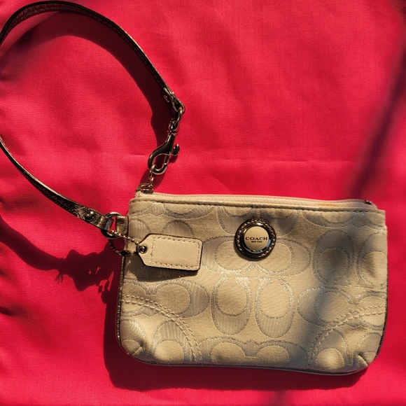 Coach Wristlet ~ Signature C Logo ~ White w/ Silver Thread ~ GUC - Picture 9 of 15